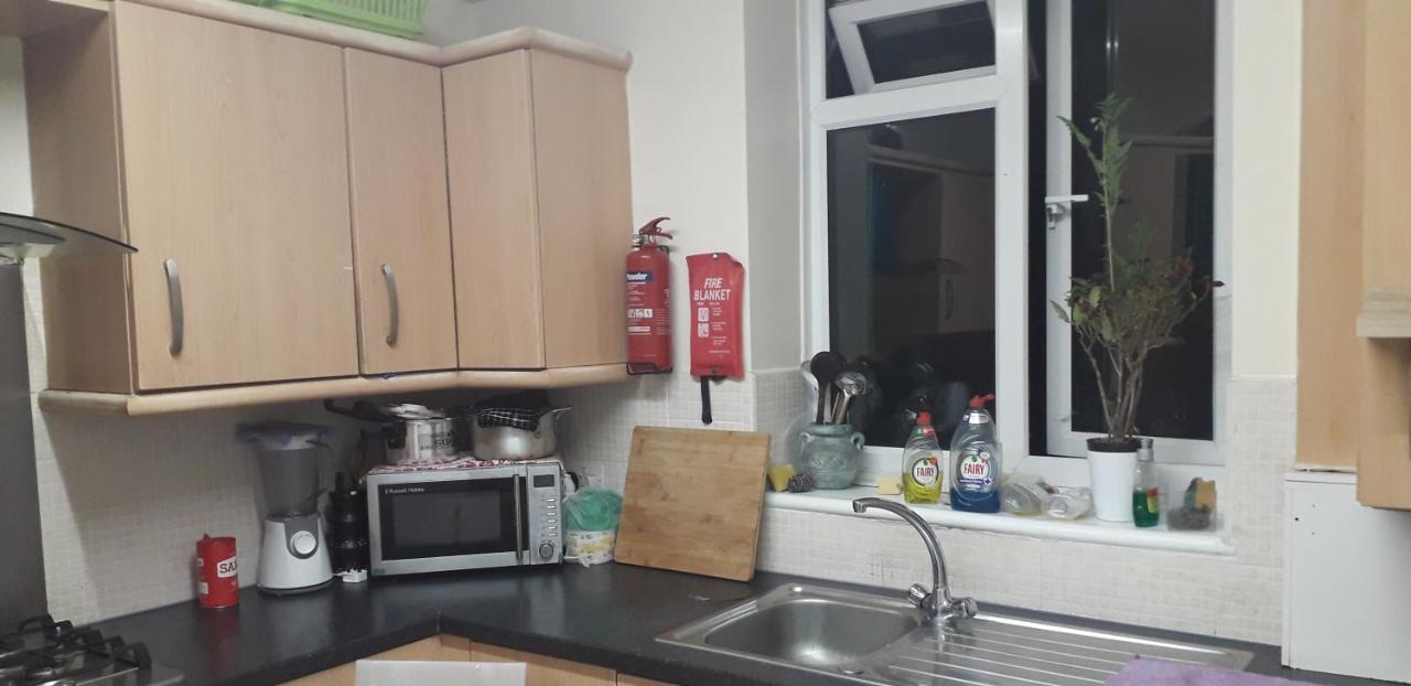 7, Cranehouse Brangbourne Road One Big Double Room Available On Reasonable Price, Shared Flat ロンドン エクステリア 写真