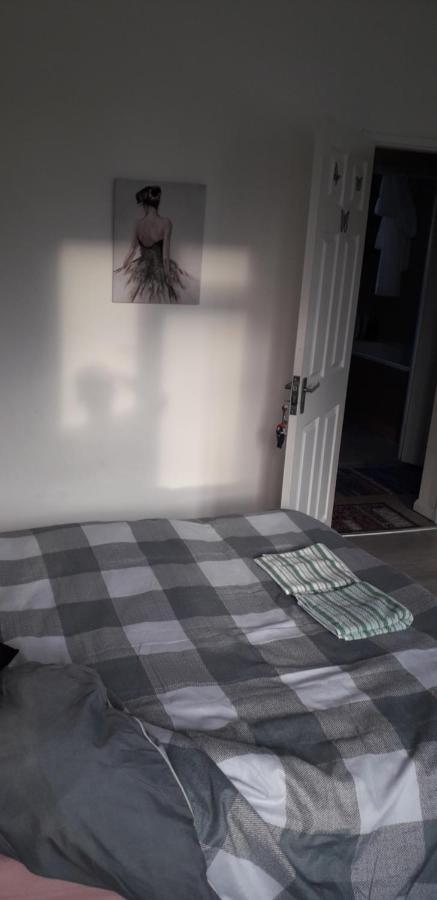 7, Cranehouse Brangbourne Road One Big Double Room Available On Reasonable Price, Shared Flat ロンドン エクステリア 写真